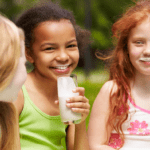 kids drinking milk