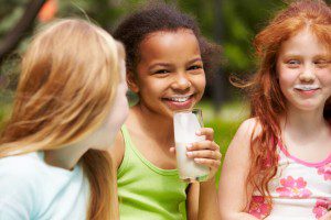 Children drinking milk